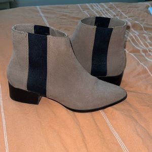 Size 5.5 women’s ankle boots worn once